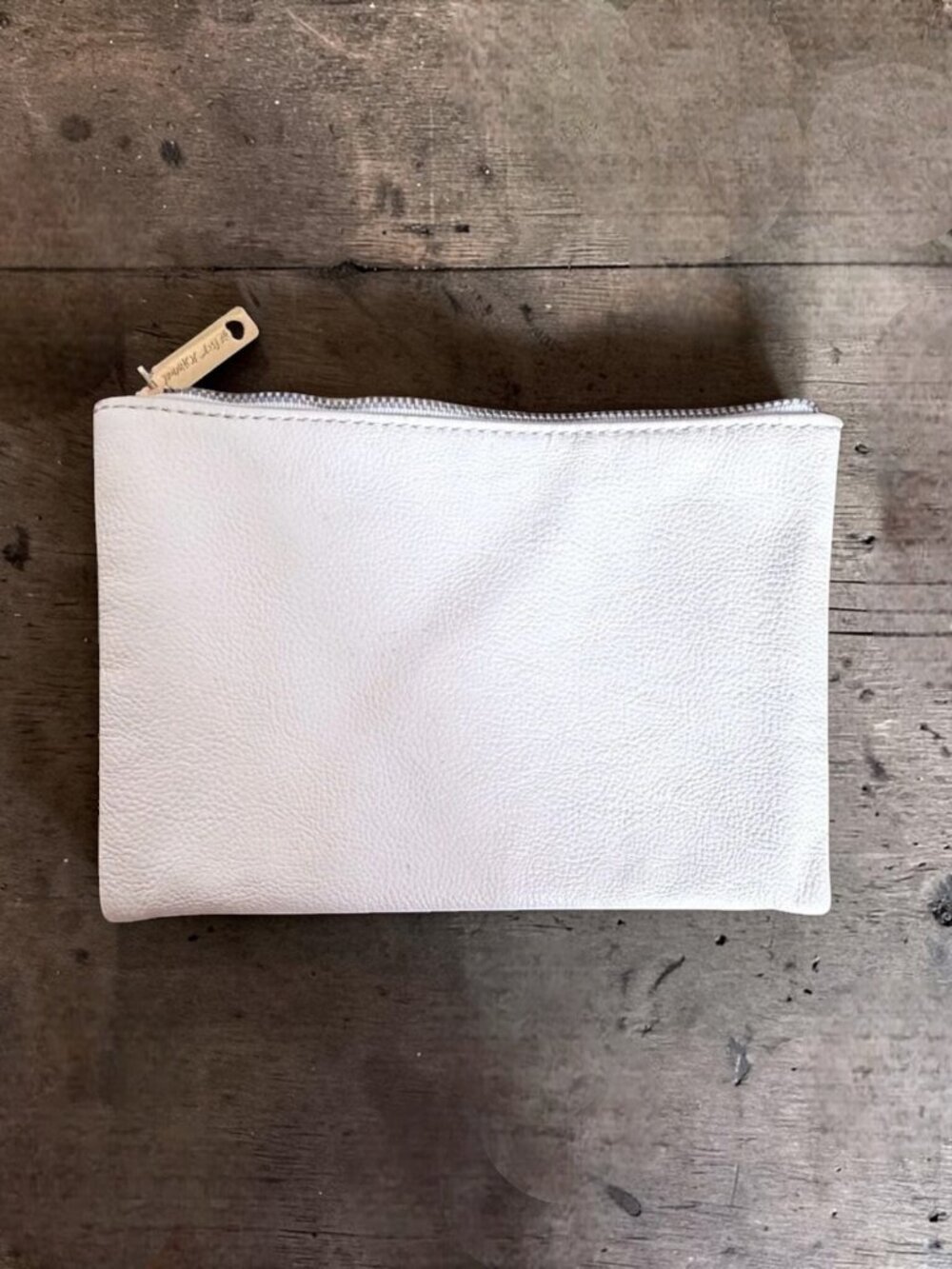 Betsey Johnson White Pebbled Cosmetic Pouch Clutch Floral Lining Makeup Bag